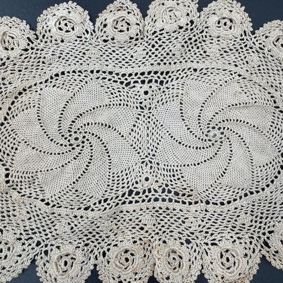 Vtg Beige Crochet Lace Doily Rose & Swirl Design 10"x7" Cottage Core Pinwheel - Picture 4 of 8